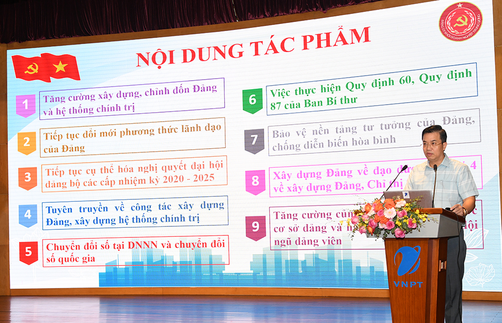 Đồng chí Nguyễn Trung Hiếu, Trưởng ban Tuyên giáo Đảng ủy Khối Doanh nghiệp Trung ương thông tin chuyên đề: “Quán triệt Kế hoạch tổ chức; Thể lệ Giải Búa Liềm vàng Khối Doanh nghiệp Trung ương năm 2023 và giải đáp một số vấn đề”. 