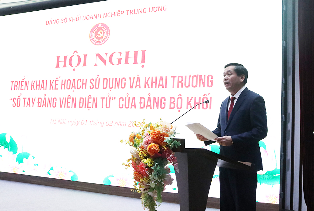 Đồng chí Nguyễn Long Hải, Ủy viên dự khuyết Trung ương Đảng, Bí thư Đảng ủy Khối Doanh nghiệp Trung ương chủ trì Hội nghị.