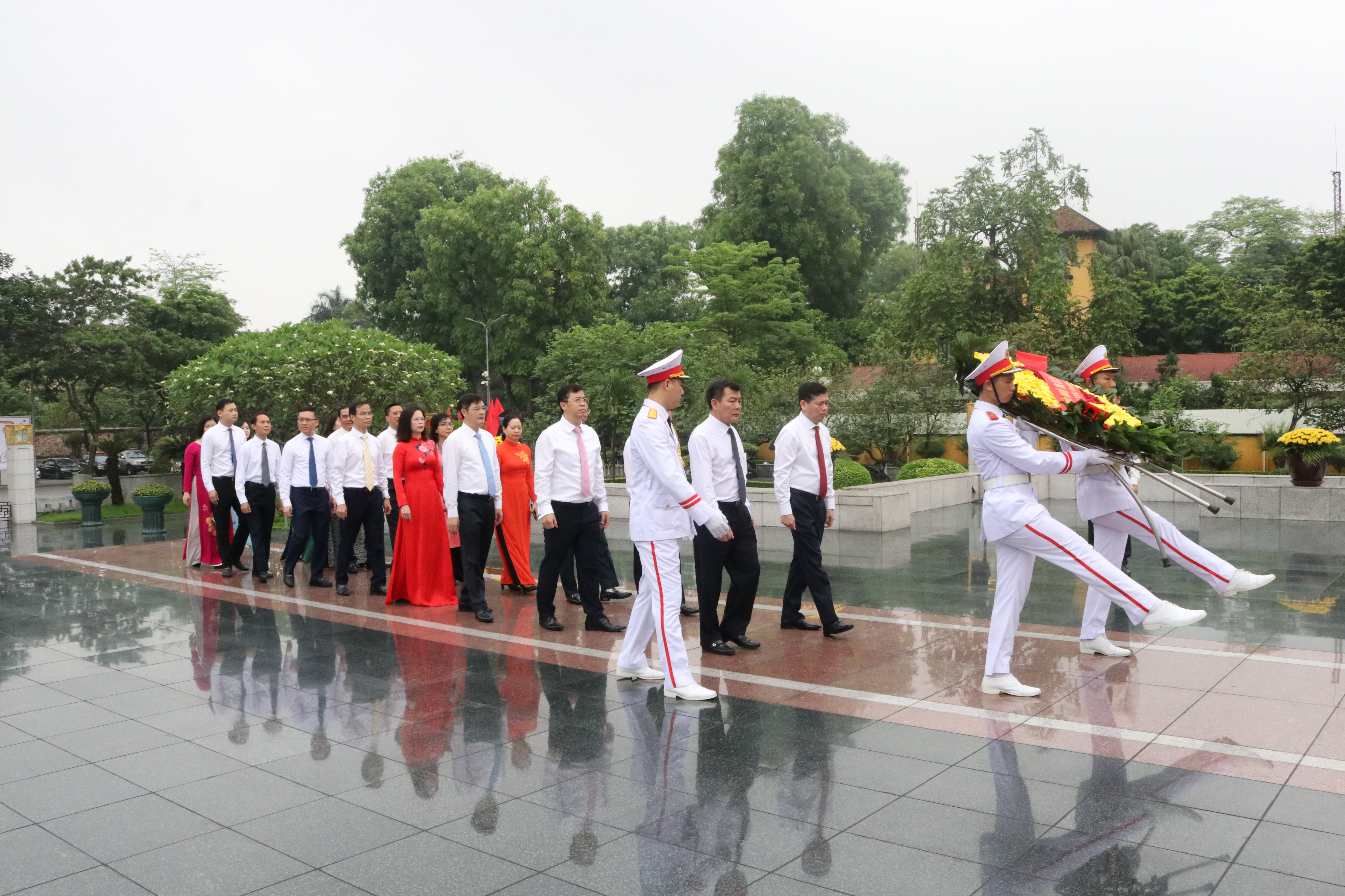 Đoàn đại biểu do đồng chí Nguyễn Long Hải, Uỷ viên dự khuyết BCH Trung ương Đảng, Bí thư Đảng uỷ Khối Doanh nghiệp Trung ương làm trưởng đoàn.