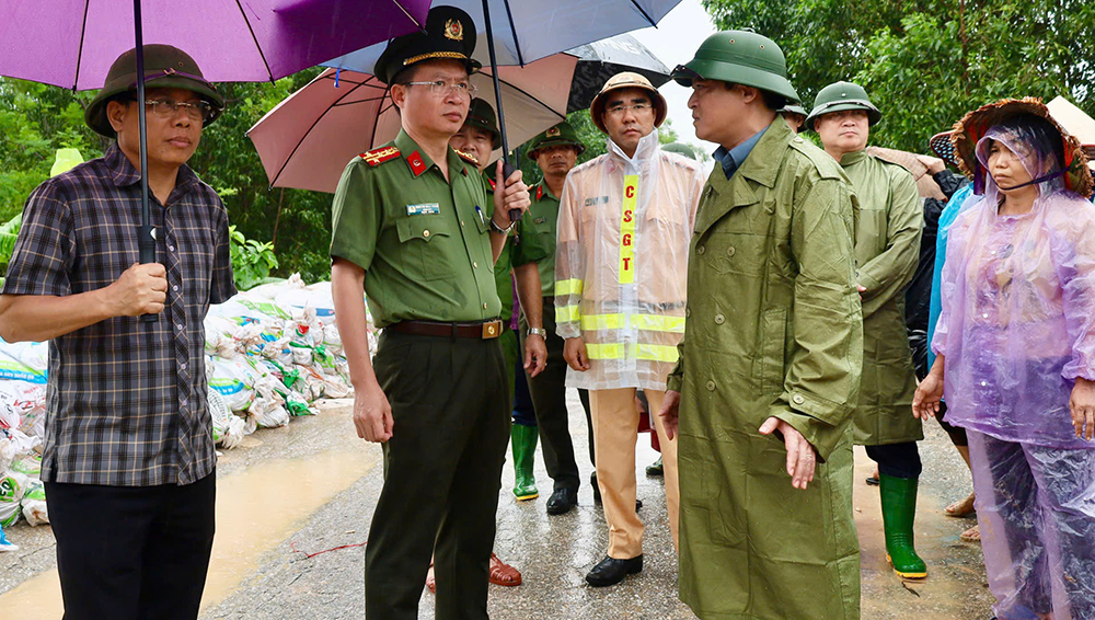 Kiểm tra công tác phòng chống lũ tại huyện Đoan Hùng