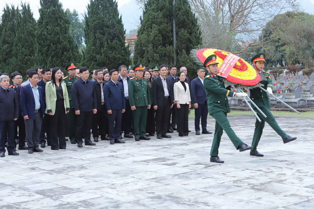 Bí thư Tỉnh ủy Nguyễn Doãn Anh kiểm tra tình hình thực hiện nhiệm vụ tại Cẩm Thủy và Bá Thước