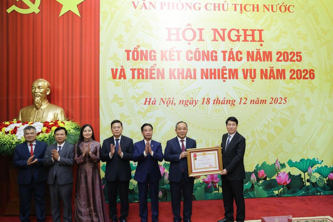 Chủ tịch nước Lương Cường dự Hội nghị tổng kết công tác năm 2025 của Văn phòng Chủ tịch nước