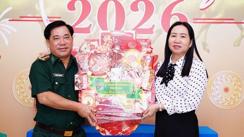 Ban Chỉ huy Bộ đội Biên phòng tỉnh An Giang chúc tết tại xã Vĩnh Điều, Giang Thành và phường Hà Tiên