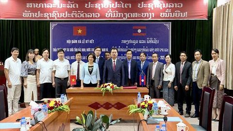 Bí thư Tỉnh ủy Hủa Phăn (Lào) gửi Thư chúc mừng tới đồng chí Nguyễn Hồng Thái