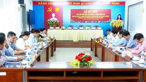Đảng ủy các địa phương, đơn vị ký kết phối hợp bồi dưỡng lý luận chính trị, nghiệp vụ