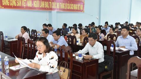 Cán bộ, đảng viên với mạng xã hội - Bài 3: Chưa làm chủ không gian số, vì sao?