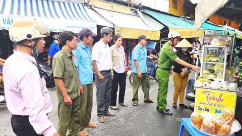 Tân Hiệp chấn chỉnh tình trạng lấn chiếm hành lang an toàn giao thông 