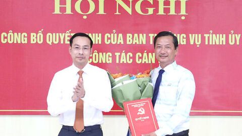 Đồng chí Lê Văn Chuyển giữ chức Giám đốc Báo và Phát thanh - Truyền hình An Giang