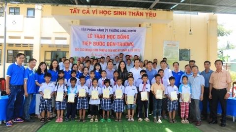 Văn phòng Đảng ủy phường Long Xuyên tổ chức về nguồn kỷ niệm Ngày truyền thống Văn phòng cấp ủy 