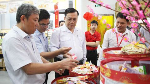 Ra quân kiểm tra an toàn thực phẩm Tết Nguyên đán Bính Ngọ và mùa lễ hội xuân năm 2026