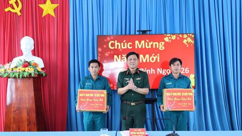Bộ Tư lệnh Quân khu 9 chúc tết Ban Chỉ huy Quân sự ba xã, phường Tịnh Biên, Ba Chúc và Vĩnh Gia