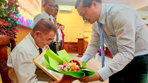 Tân Hiệp trao Huy hiệu Đảng cho 36 đảng viên 