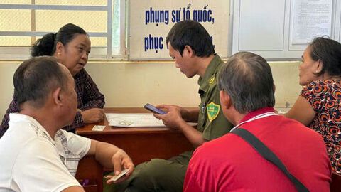 Làm thủ tục hành chính tại nhà