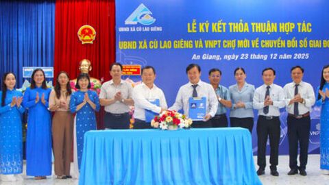 UBND xã Cù Lao Giêng và VNPT Chợ Mới hợp tác chuyển đổi số