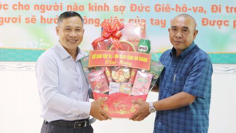 Thăm, chúc mừng các chức sắc Công giáo, Tin lành dịp lễ Phục sinh năm 2026