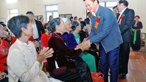 Chủ tịch UBND tỉnh Vương Quốc Tuấn dự Ngày hội Đại đoàn kết toàn dân tộc tại xã Tuấn Đạo