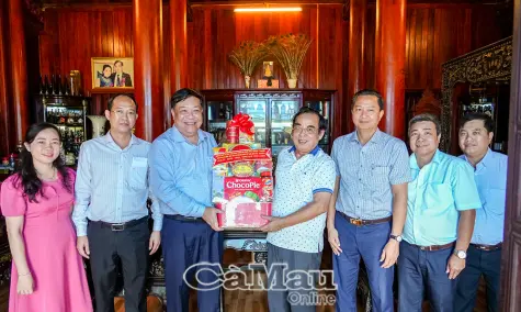 Gắn kết truyền thống, tri ân nguyên lãnh đạo tỉnh và người có công