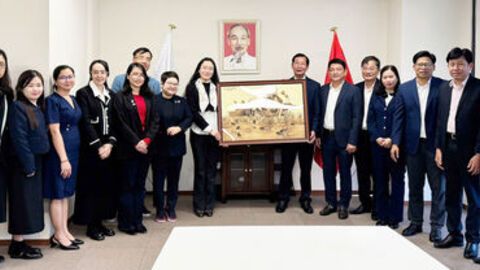 Đoàn công tác tỉnh An Giang chào xã giao Tổng Lãnh sự quán Việt Nam tại Osaka