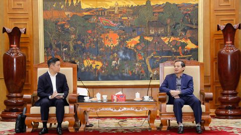 Chủ tịch UBND tỉnh Phạm Hoàng Sơn tiếp và làm việc với lãnh đạo Công ty Samsung Display Việt Nam