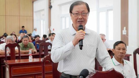 Ứng cử viên đại biểu Quốc hội tiếp xúc cử tri phường Rạch Giá 