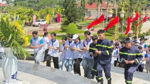 Đoàn viên, thanh niên Công an An Giang tri ân gia đình chính sách