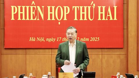 Hoàn thiện thể chế, tháo gỡ ‘điểm nghẽn’ để tạo động lực phát triển đất nước