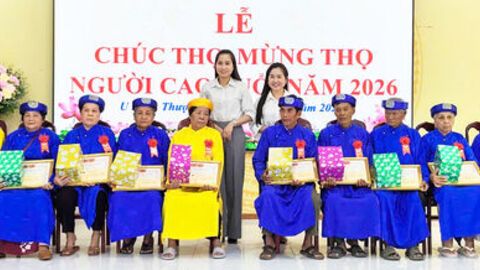 UBND xã U Minh Thượng mừng thọ 130 người cao tuổi