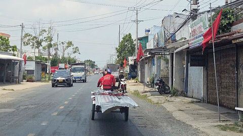 Ám ảnh xe chở tole cồng kềnh