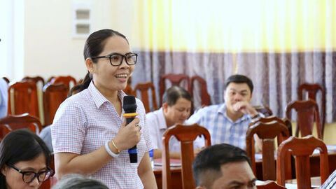 Ứng cử viên đại biểu Quốc hội khóa XVI tiếp xúc cử tri 2 xã Đông Hưng và Tân Thạnh