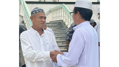 Đồng bào Chăm theo Islam tại xã Châu Phong đón mừng Roya Fithry