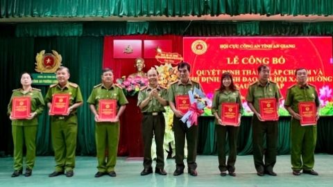 Công bố quyết định chỉ định lãnh đạo Chi hội Cựu Công an nhân dân các phường 