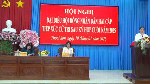 Đại biểu HĐND hai cấp tiếp xúc cử tri xã Thoại Sơn