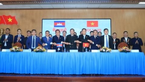 Tòa án An Giang trao đổi kinh nghiệm xét xử với Tòa án 6 tỉnh ở Campuchia 