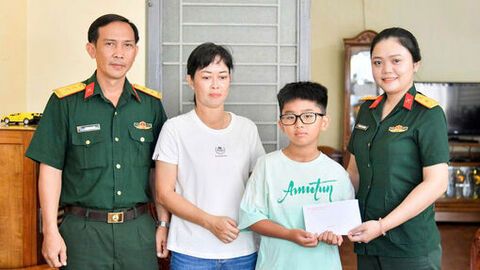 Nữ sĩ quan gắn bó với công tác dân vận