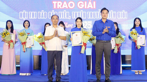 Nêu gương để nâng cao chất lượng công tác tư tưởng
