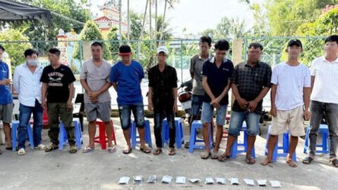 Công an xã Mỹ Đức bắt quả tang vụ đá gà qua mạng ăn thua bằng tiền