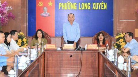 Phường Long Xuyên họp mặt kỷ niệm ngày truyền thống các cơ quan tham mưu, giúp việc Đảng ủy và các tổ chức chính trị - xã hội 