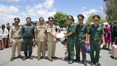 Tiếp nhận 72 công dân Việt Nam từ Campuchia