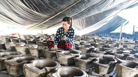 Phụ nữ giữ nghề truyền thống