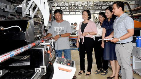 Nghiệm thu đề án ứng dụng máy móc tiên tiến vào sản xuất cửa nhôm kính