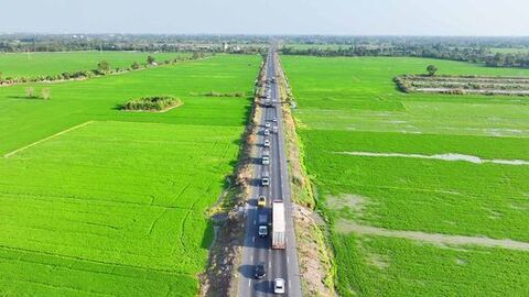 Đi qua cung đường tránh