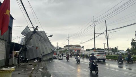 Mưa dông làm sập 1 căn nhà tại xã Bình An