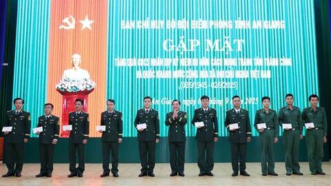 Bộ đội Biên phòng tỉnh An Giang trao quà, động viên cán bộ, chiến sĩ dịp Quốc khánh 2/9 