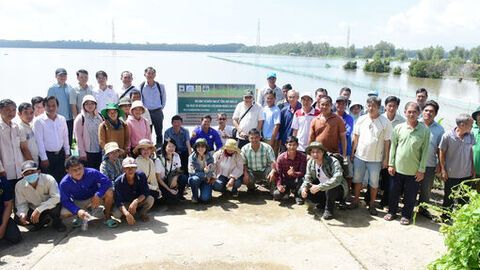 Tham quan các mô hình sinh kế dựa vào lũ trên địa bàn xã An Cư