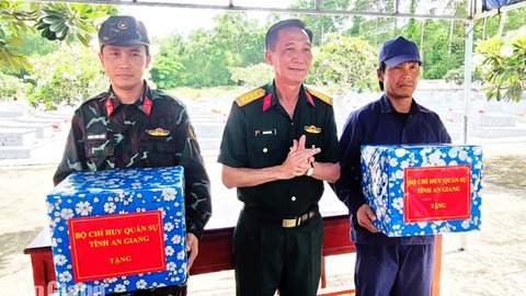 Bộ Chỉ huy Quân sự tỉnh An Giang động viên lực lượng lấy mẫu hài cốt liệt sĩ phục vụ giám định ADN