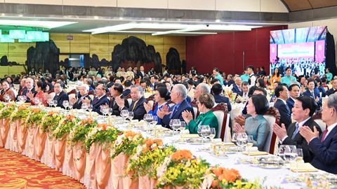 Bằng trí tuệ và bản lĩnh kiên cường, dân tộc Việt Nam sẽ tiếp tục chinh phục những đỉnh cao mới