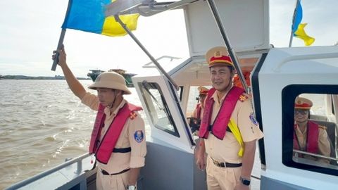 Ra quân tuần tra, kiểm tra bảo đảm trật tự, an toàn giao thông tuyến đường thủy 