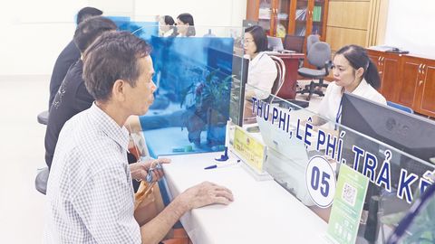 Xây dựng đội ngũ đảng viên gương mẫu