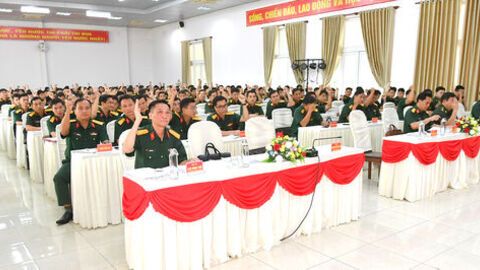 Lấy ý kiến nhận xét của cử tri nơi công tác đối với người được giới thiệu ứng cử đại biểu Quốc hội và HĐND