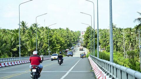 Qua miền Tắc Cậu